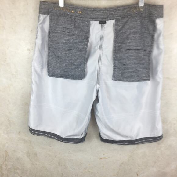 O'Neil Gray Cream Striped Board Shorts Men's Size 36 - Picture 7 of 16